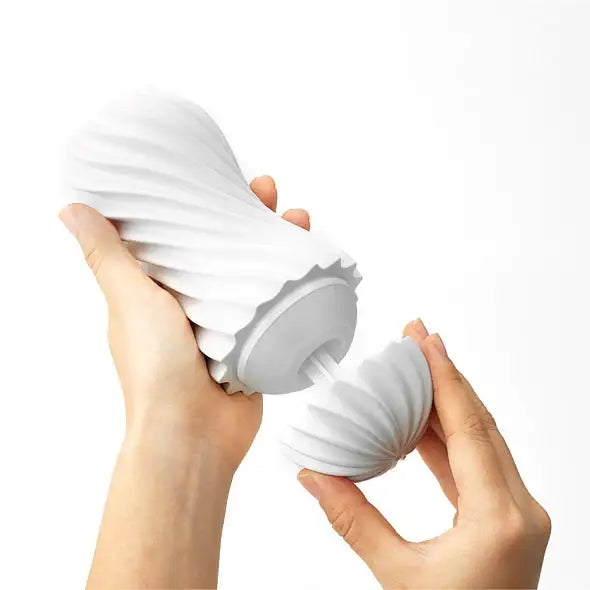 White / Tenga